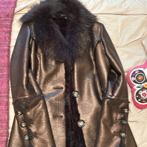 Jones New York 3/4 length faux fur, faux leather coat.  Size Small - Picture 3 of 4